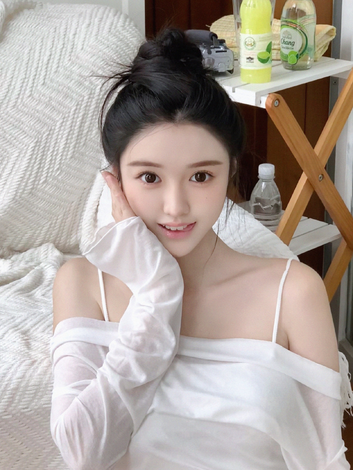 阳光姐妹淘 封面